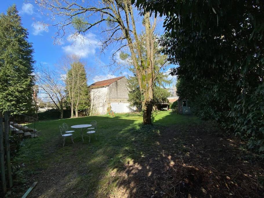 Maison Leocha Sablons-sur-Huisne Luaran gambar